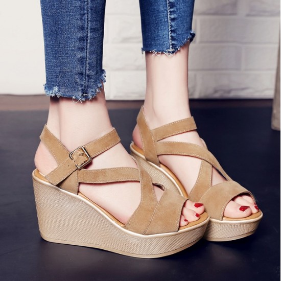 Versatile Espadrille Wedge Sandals with Cross-Strap Design Brown image