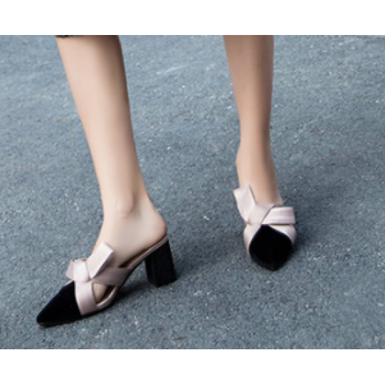 Elegance Reimagined Black Slingback Heels with Bold Cream Bow image