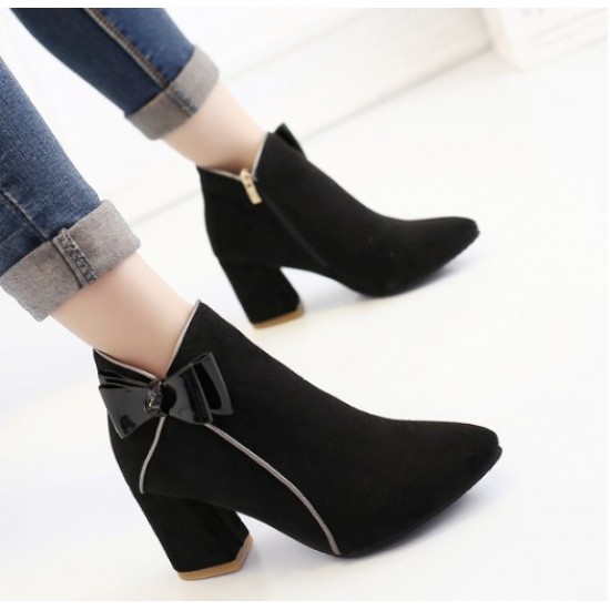 ladies shoes in black