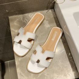 Designer Flat Bottomed White H Slippers