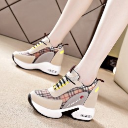 Plaid Pattern Colorful Lace Up Mesh Sports Sneakers - Beige